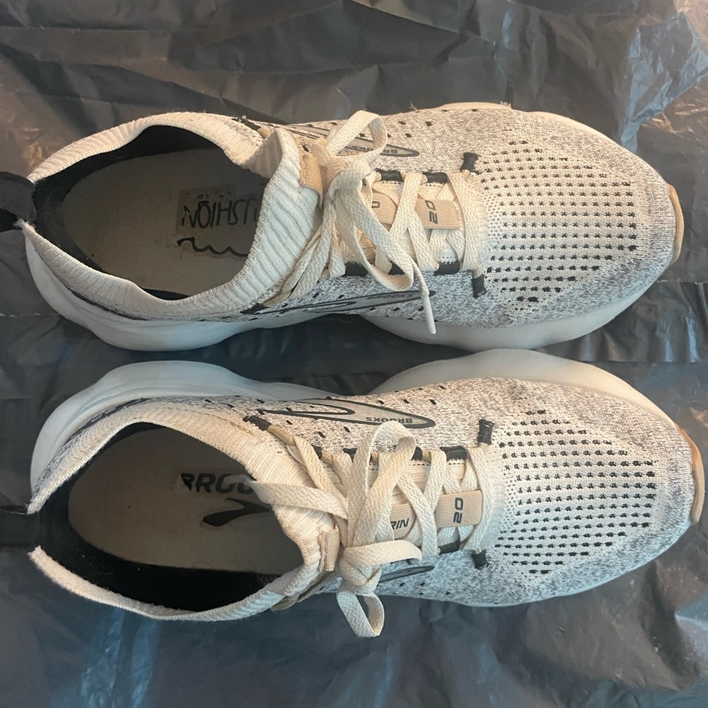Barely Worn Brooks Glycerin 20